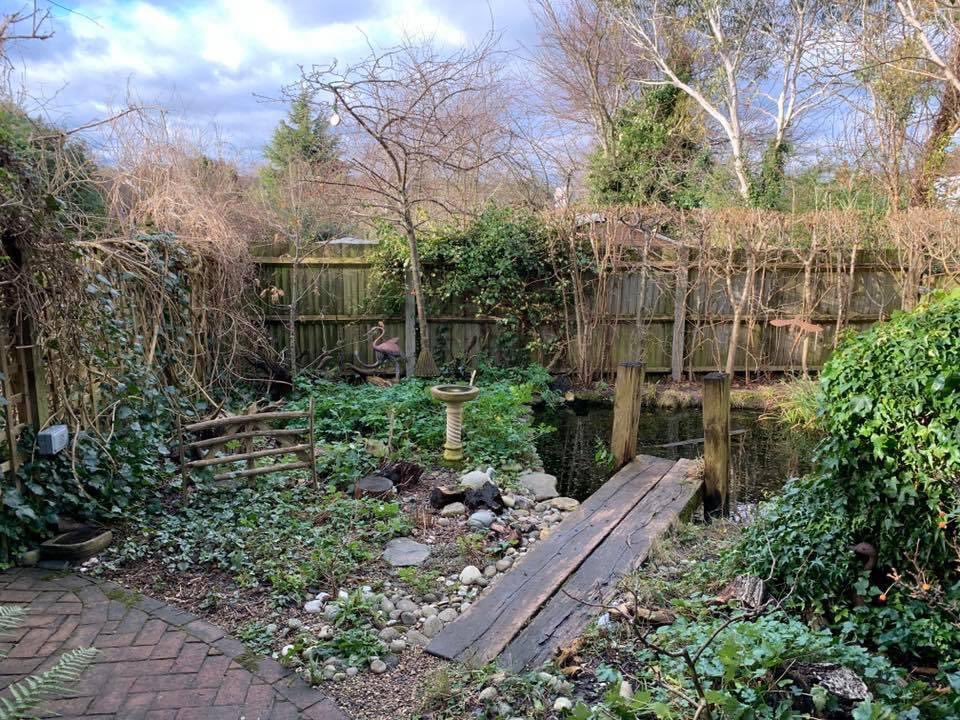 A jetty over a pond.
Simple life garden design. Brilliantly simple! 

simplelifeltd.co.uk
#simplelife #gardendesign #landscapedesign #pond