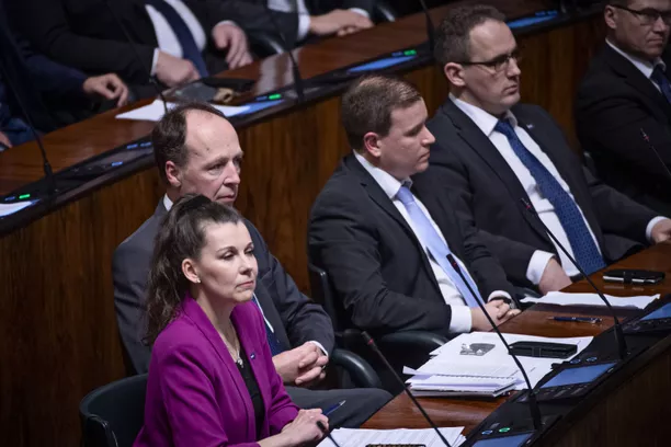 SeppoPalkki's tweet photo. https://t.co/W1JTVI7Ssv
@vihreat @Demarit @vasemmisto @keskusta @sfprkp sekä oppositiopuolue @kokoomus: Olette #translain suhteen sekaisin kuin seinäkello!
Konservatiivinen, isänmaallinen @persut sekä konservatiivinen kristillinen @KDpuolueovat ovat sentään ajan hermolla. https://t.co/TLGmQdyXeC