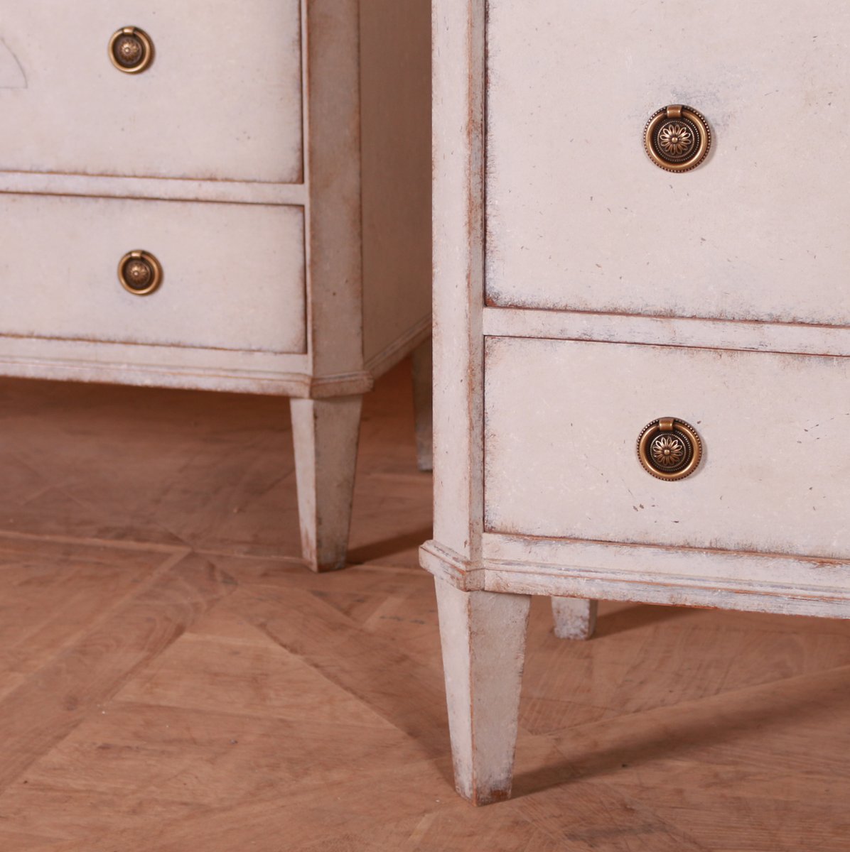 ArcadiaAntiques's tweet photo. Pair of early 20th Century Swedish 3 drawer painted beech commodes with faux marble tops. 1910.
Price: £4,400
https://t.co/8bJrGxBt91
#paintedcommodes #SwedishCommodes #paintedbeechcommodes https://t.co/o3q4wqWvsx