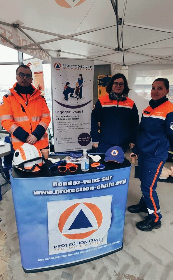 ADPC50's tweet photo. [Forum des Métiers] Vous souhaitez découvrir notre association et ses missions ? Rencontrez notre équipe au Forum des Métiers ! Ils vous expliqueront tout et vous motiveront sûrement à nous rejoindre ! ✨

📍 Cité de la Mer à Cherbourg
➡️ 8h30-12h30 / 13h30-18h30 

🟠🔵 https://t.co/eo0701vmsm