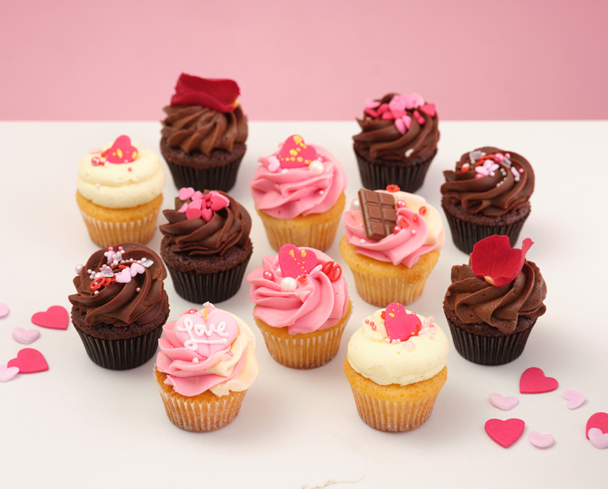 when words can't explain how you feel... say it with a cupcake!🧁 because nothing says i love you like our valentine's day tiny's 🫶 #valentines #valentinesday #valentinescakes #valentinescupcakes #cupcakes #lolascupcakes #cakeoftheday #cupcakesdaily