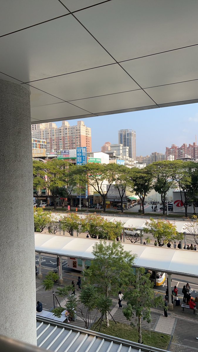 誰說很冷的出來😡😡
我還很嚴謹的穿上毛大衣、毛衣、圍巾、刷毛褲，差點沒中暑🔥🔥 https://t.co/UTHyupM1cY