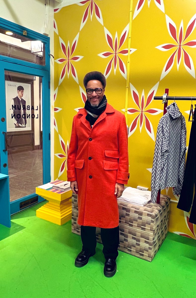 KennethTharp's tweet image. By chance I came across the @LabrumLondon Picadilly store yesterday, a clothing brand known to me thanks to @YomiSode 🙏🏾

Had fun trying on clothes I knew I couldn’t afford to buy🤣

Loved the orange coat!🤎

The designer,Foday Dumbuya,is from Sierra Leone.
#designedbyanimmigrant