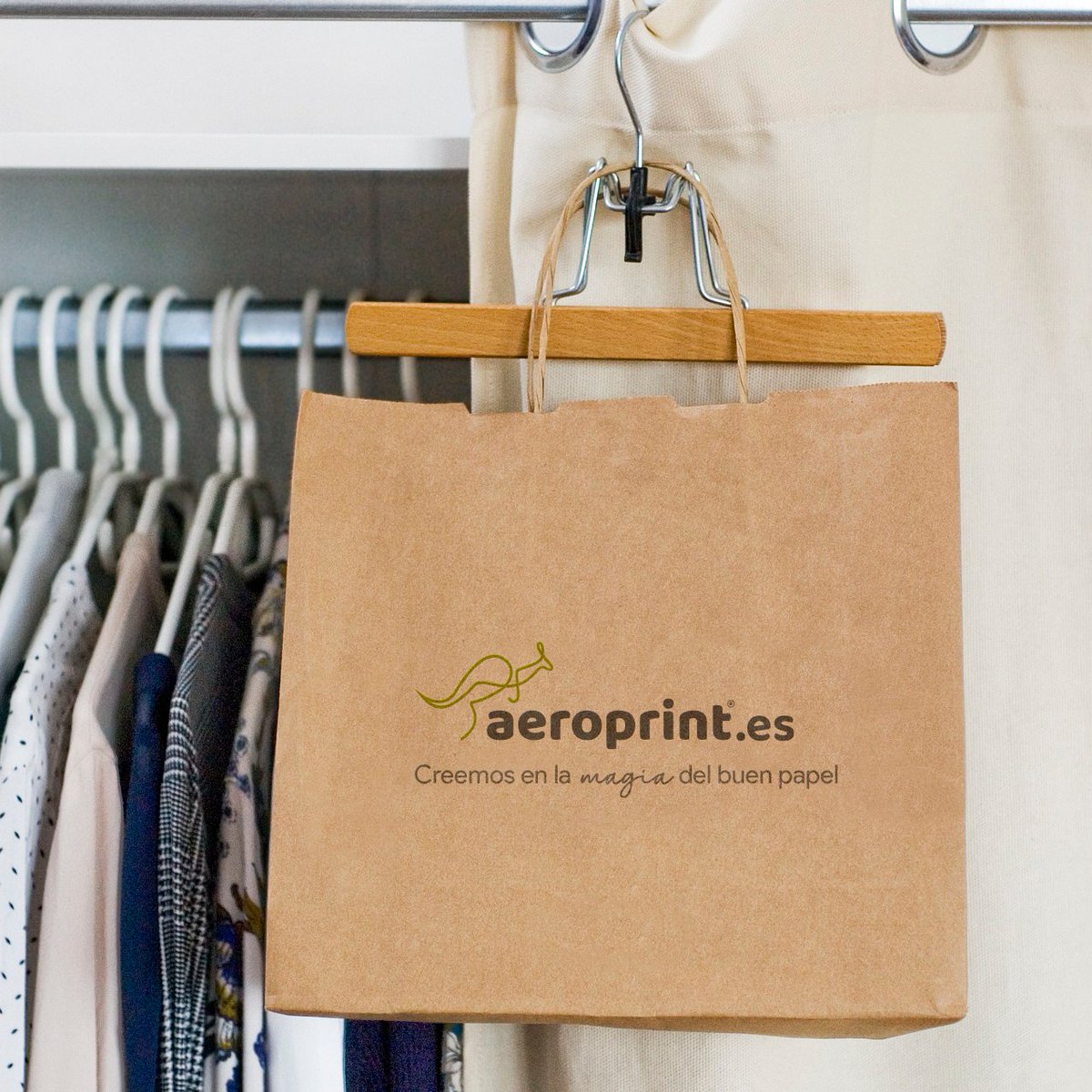 aeroprint_es's tweet photo. ¡Hazte conocer con cada venta! Utilízalas para los obsequios o detalles que tengas preparados para tus clientes  🛍 🎁 😍 https://t.co/Oe4ICOgzGE