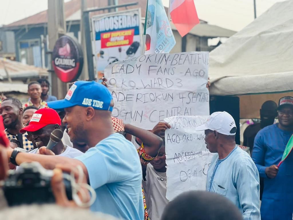 Aderinokunmedia's tweet photo. Ogun Central's PDP Senatorial candidate Chief Olumide Aderinokun has continued his ward-to-ward campaign in Abeokuta North Local Government Area by engaging  people in three wards.
#AdeTiDe https://t.co/xgSALHW9KS