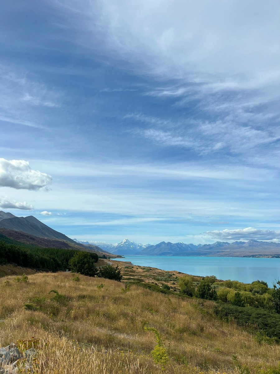 emmasummeruk's tweet photo. Every time I think I’ve seen the prettiest part of this country it just gets better. I might be obsessed with New Zealand now. https://t.co/qhG4ODdpUa