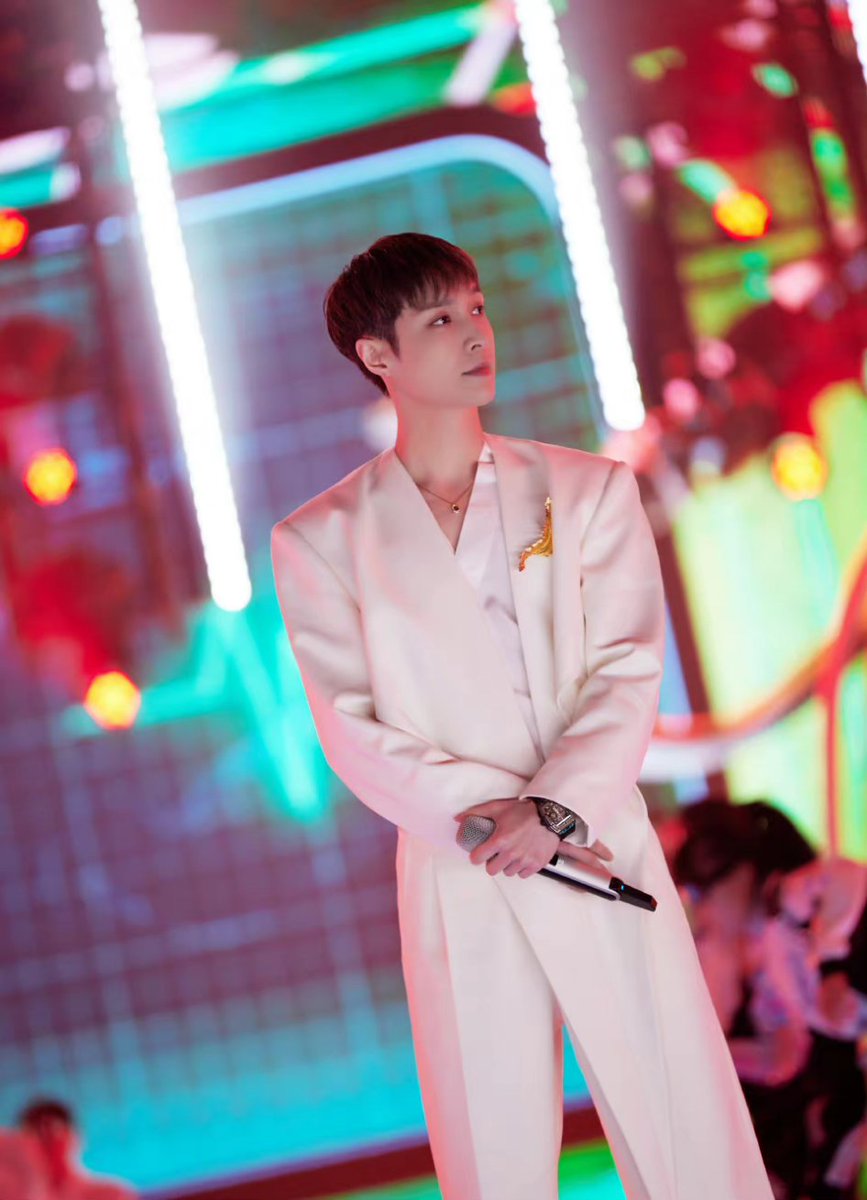 xxbeiker's tweet photo. Hi @RX931! I'd like to request “炎黄子孙/Descendants of the Dragon” by Lay Zhang (@layzhang) Thank you ^^
#IAmAMonster #RXGreets #RXRequests https://t.co/jnRkyzTjs7