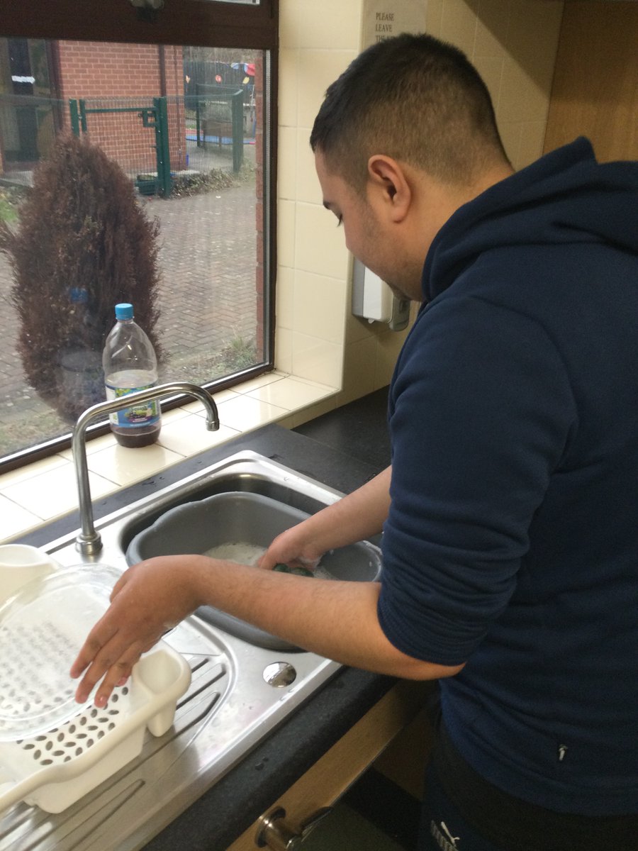 Kelford6Form's tweet photo. This week in life skills we have been cleaning the kitchen https://t.co/a6giDFAo0z