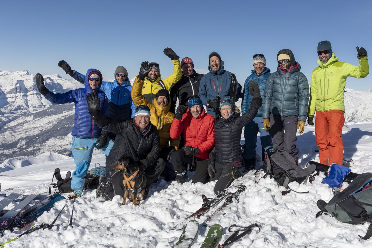 POWSwitzerland's tweet photo. Die 1. POW x Parlaments-Skitour is in the books. Letzte Woche haben wir mit 6 Parlamentarier:innen eine unvergessliche Zeit in den Bergen verbracht. Der Tag hat einmal mehr gezeigt, dass POW es schafft, Brücken zu schlagen. Denn uns alle verbindet die Leidenschaft für die Berge! https://t.co/qNpsgcollV
