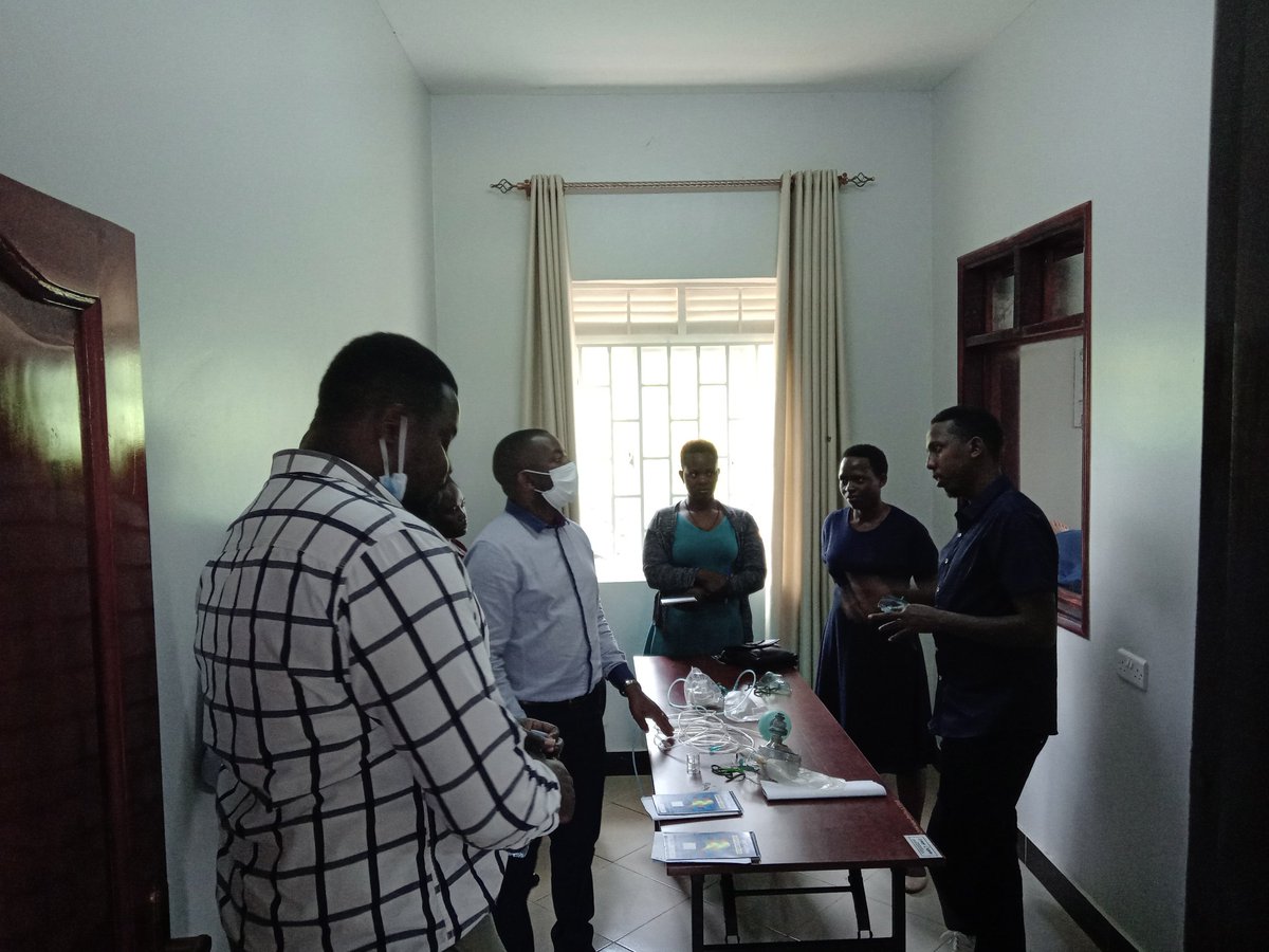 MUST_EM's tweet photo. Happening now!! Group sessions on Basic Airway Management,  Bag valve mask ventilation and oxygen delivery at the Basic and Advanced Life Support Training for Health Workers in Masaka Region delivered by our very own Dr. Sarah, Dr. Balu and Dr. Hersi.
#whyMUSTEM
#MUSTEM https://t.co/CZRzzYvuuO