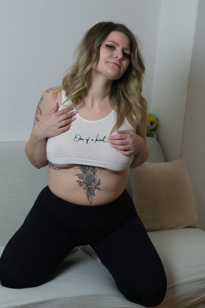 Na wo guckst du denn hin? 😏

#nsfw #nsfwaccount #nsfw_twt #onlyfansbabe #onlyfans #blondie #girl #GIRLFRIEND #adultphotography #AdultSocial