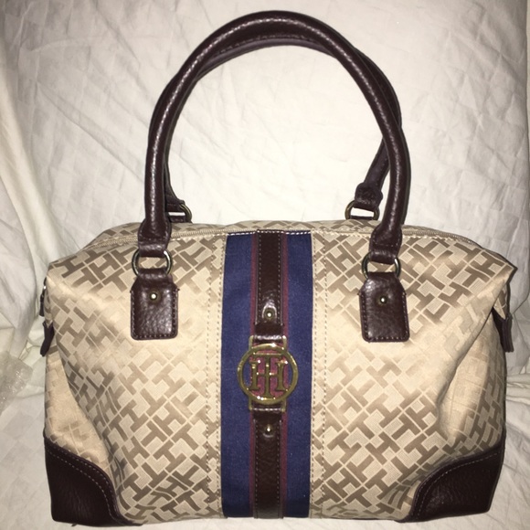 vanderhoof_m's tweet photo. So good I had to share! Check out all the items I'm loving on @Poshmarkapp #poshmark #fashion #style #shopmycloset #tommyhilfiger #jessicasimpson #michaelmichaelkors: https://t.co/PrSLCSX5Gq https://t.co/Hg2zK44bjt