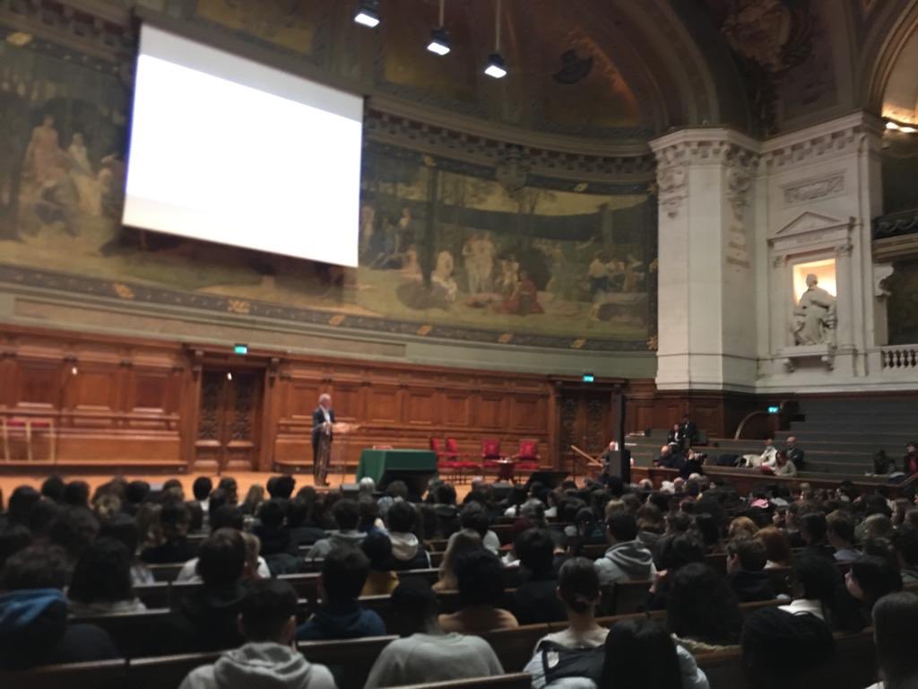 CollgeCourteli1's tweet photo. Invitation pour une classe de 3ème à La Sorbonne pour des témoignages et une conférence sur « Génocide et survies des juifs en France ». Émouvant! https://t.co/CQ7spvWsTG