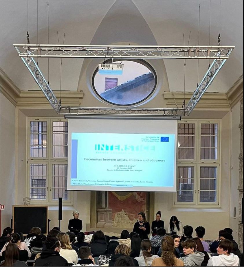 interstice_eu's tweet photo. Latest #MultiplierEvent in Bologna, organized by @MOdE_Unibo. Students of artistic high school reflecting about the role of the artist as a resource for education.
#arteducation #artistsatschool @EUErasmusPlus https://t.co/V7abLg1J6M