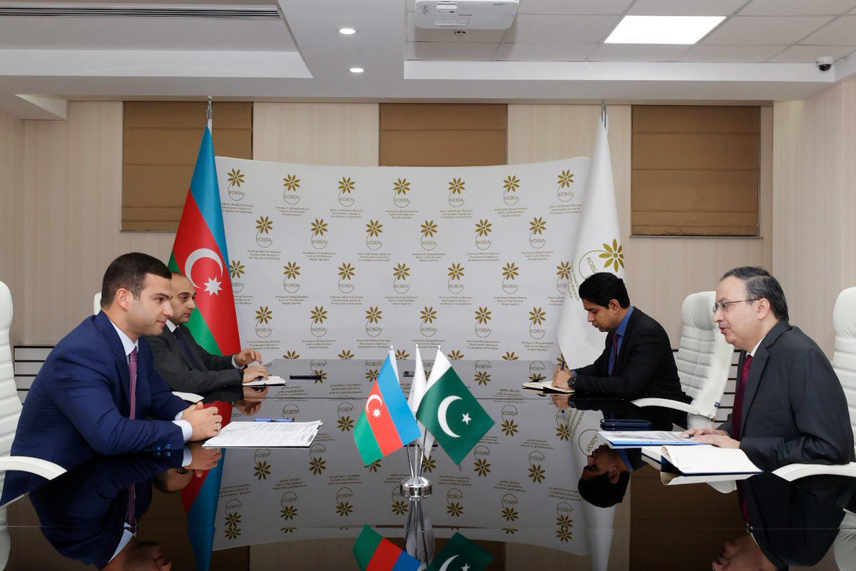 MammadovOrkh's tweet image. #KOBİA is supporting initiatives to link #businesses of #Azerbaijan and #Pakistan. Pleased to meet Mr.@BilalHayee, Ambassador of 🇵🇰 to 🇦🇿 and discuss next steps in bringing together our #entrepreneurs in the format of mutual business #missions and #exhibitions.