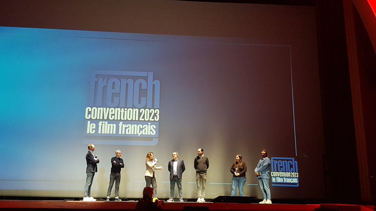 lefilmfrancais's tweet photo. On débute cette journée avec la remise des Prix du marketing digital dans l'exploitation, en partenariat avec @LeCNC et @cinesociety_fr : le Cinéma le 7e Art de Saint-Paul Trois-Châteaux, lauréat pour les petite et moyenne exploitation, et CGR pour la grande.
#FrenchConvention https://t.co/U0brt9MfzE