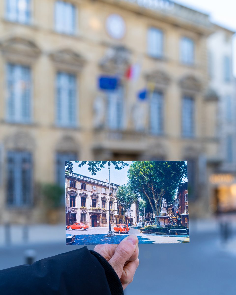 Salon-de-Provence (@salonprovence) on Twitter photo Avec la carte de #vœux2023, #SalonDeProvence vous invite à fouiller vos tiroirs pour retrouver des photos, des cartes postales et des lettres qui racontent l'histoire de Salon.
🤩 Partagez avec nous vos trouvailles par courriel ! 👉 jepartagemacartepostale@salon-de-provence.org Avec la carte de #vœux2023, #SalonDeProvence vous invite à fouiller vos tiroirs pour retrouver des photos, des cartes postales et des lettres qui racontent l'histoire de Salon.
🤩 Partagez avec nous vos trouvailles par courriel ! 👉 jepartagemacartepostale@salon-de-provence.org