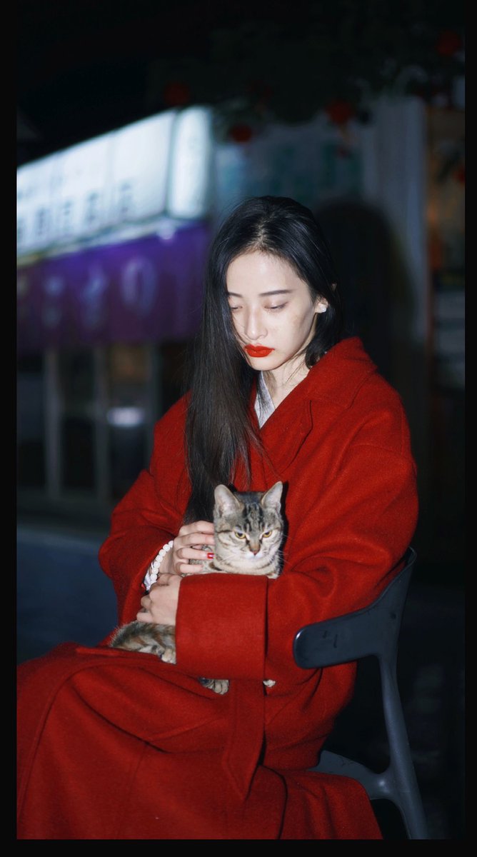 你坚定的眼神让我心神错乱
傻傻的我还沉浸在你我的梦境

出镜：@xizi1840 
摄影：冷静的克里斯 https://t.co/f0t8Rhp6w1