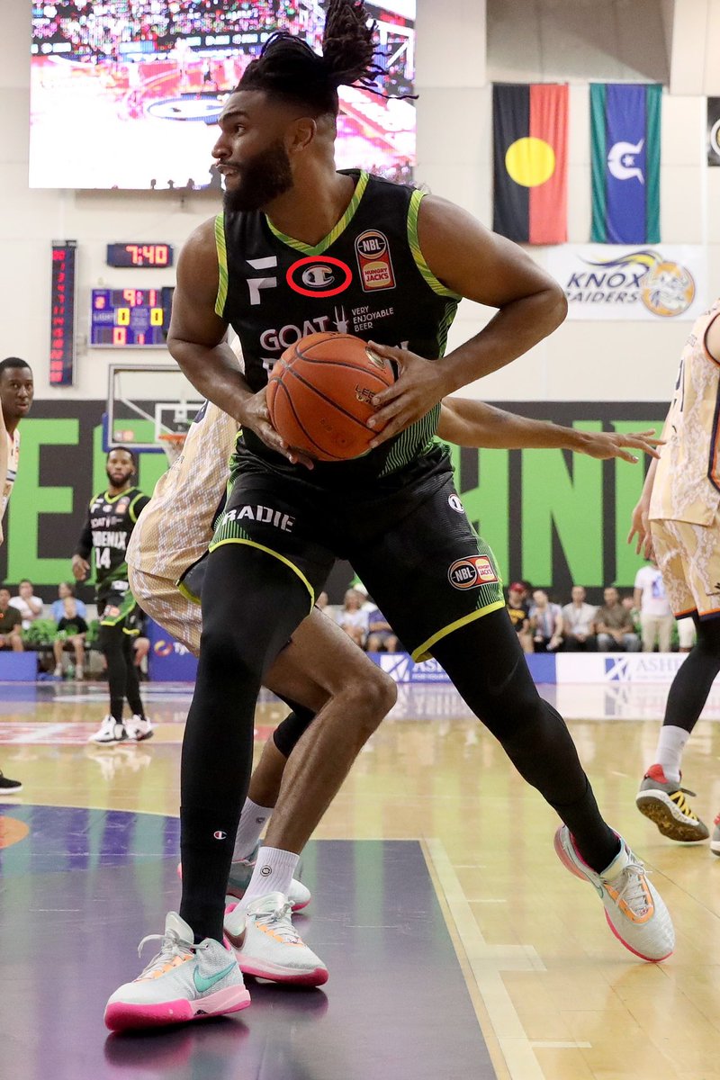 jLmcKern's tweet photo. See that tiny ass logo on his chest?! That's what the Taipans refused to wear for Pride Round. You can't even see it on the broadcast. Absolute joke from the organisation. #NBL https://t.co/endRJB3rIE