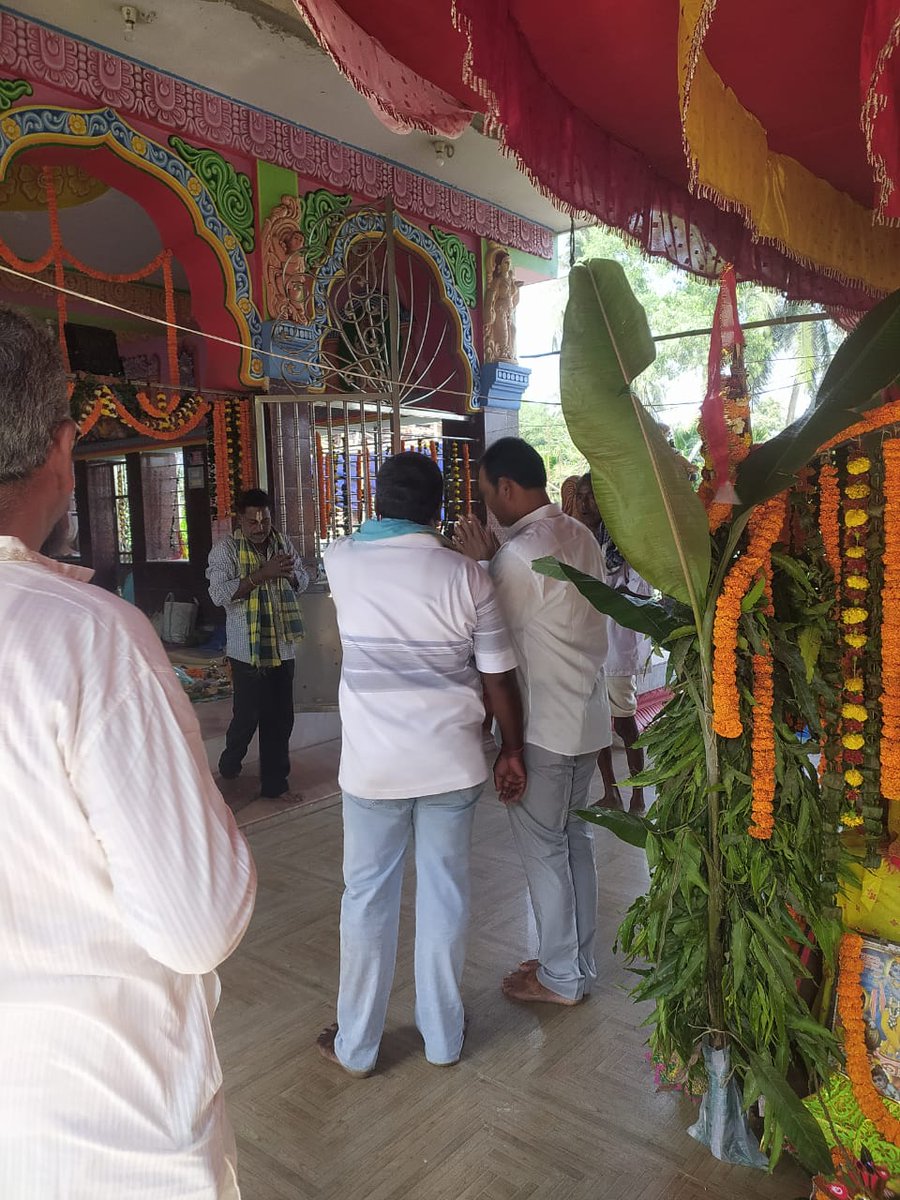 amarendrajspur's tweet photo. #area_programme
ଜଗତସିଂହପୁର ବ୍ଲକ୍ ସମଙ୍ଗ ପଞ୍ଚାୟତ ଠାରେ ମହାପ୍ରଭୁ ଶ୍ରୀ ଜଗନ୍ନାଥଙ୍କ ପ୍ରତିଷ୍ଠା ଦିବସରେ ଯୋଗ ଦେବା ଅବସରରେ।
#ଜୟ_ଜଗନ୍ନାଥ
@CMO_Odisha @Naveen_Odisha @MoSarkar5T https://t.co/1MraRQjnLN