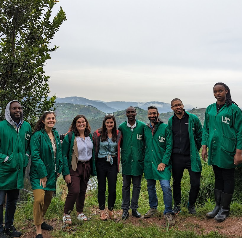 AhmareenKarim's tweet photo. #Rwanda #FoodSystems strengthening thru #IGNITEFoodSystems! Thanks to @USAIDSavesLives @DanishMFA - with @USAIDSavesLives @WFP teams at @uruhimbi coop that produces nutritious animal fodder using #hydroponics. They increased production by almost 300%!🌱💧♻️ https://t.co/hLCW2stOMc