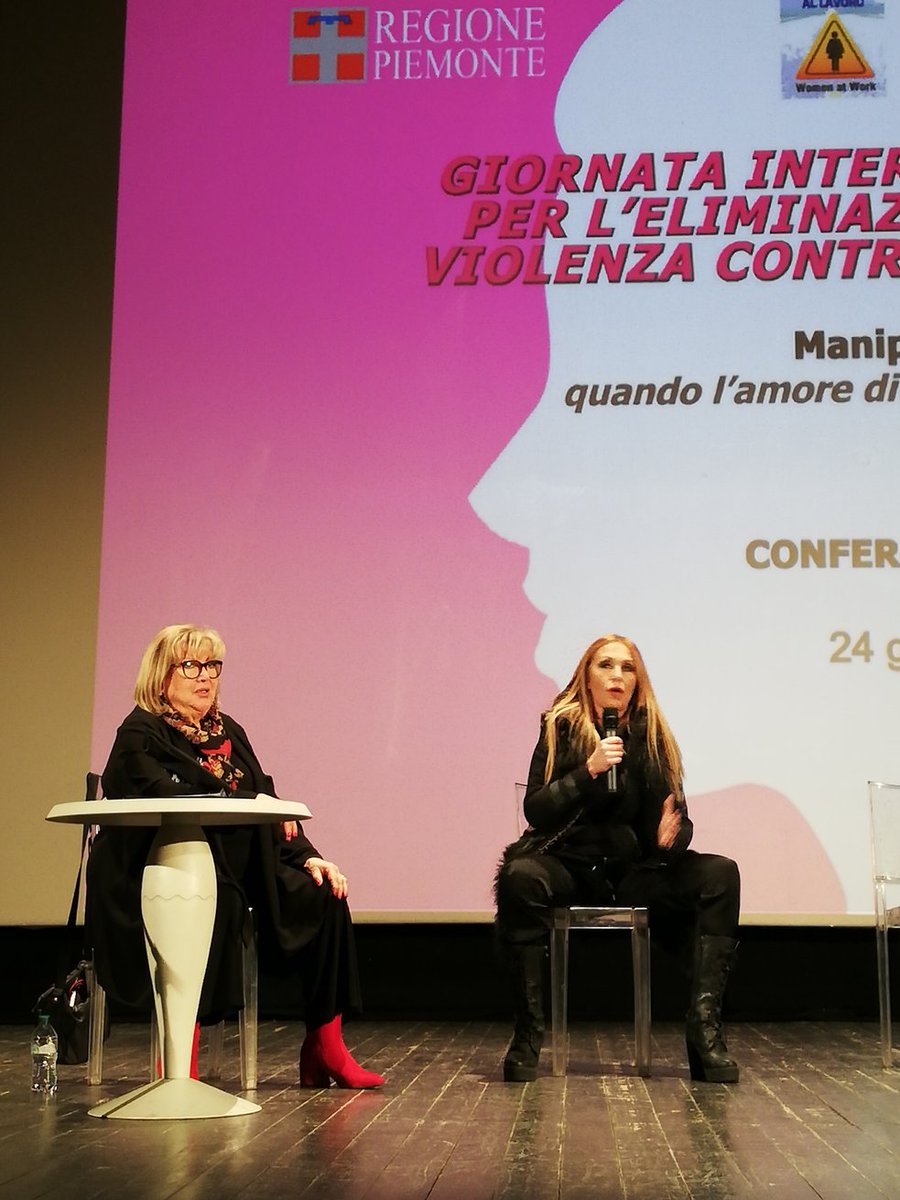 fiorenza30's tweet photo. #RobertaBruzzone
alle #donne
"Uccidete la badante che è in voi. Non dovete salvare nessuno, se non voi stesse e i vostri figli"
#Fossano
#IPortici
#RegionePiemonte
#GiornatacontrolaViolenzasulleDonne https://t.co/V9NMsiBAV4