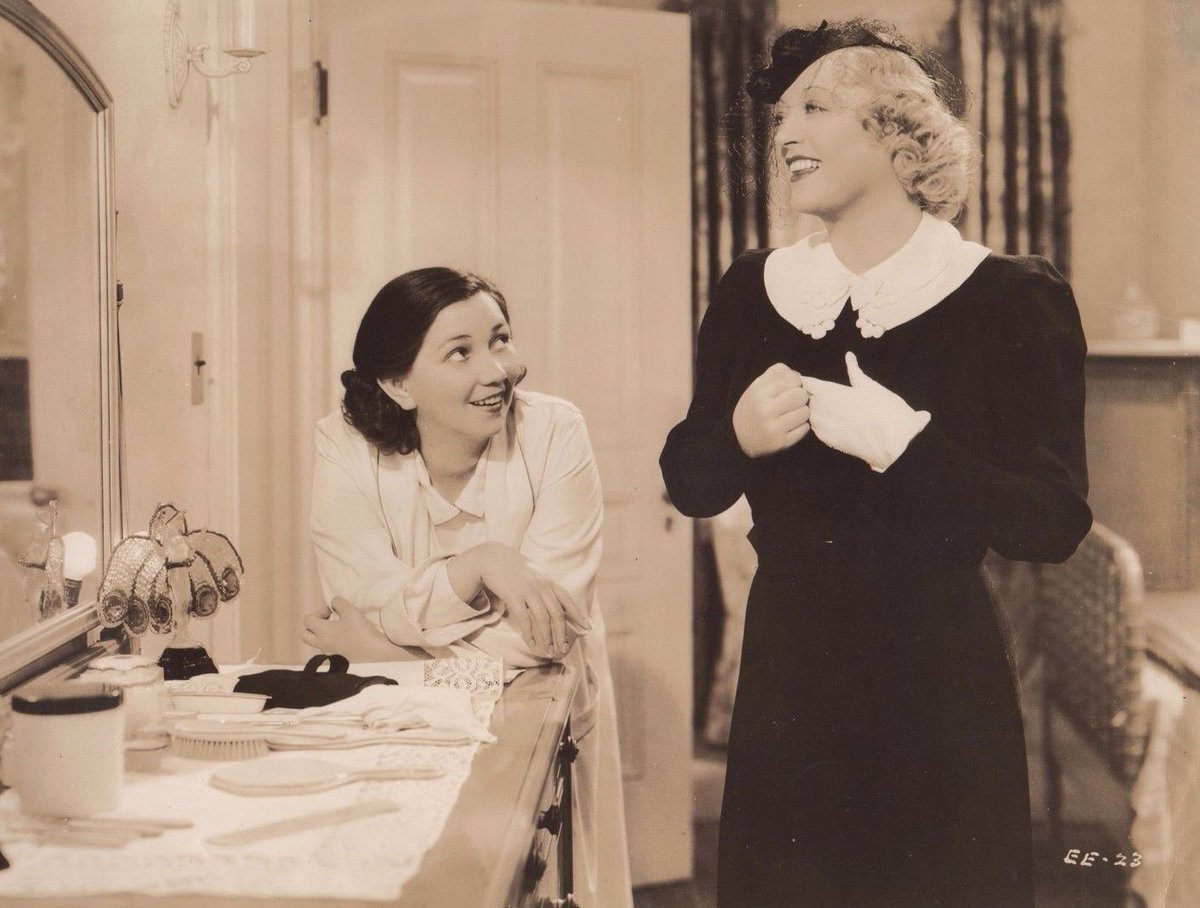 analgesicsleep's tweet photo. Marion Davies and Patsy Kelly (c. 1933, 1935 and 1937)
#TCMParty #MarionDavies #PatsyKelly #GoingHollywood #PageMissGlory #EverSinceEve #comedy https://t.co/sOEiObe4qZ