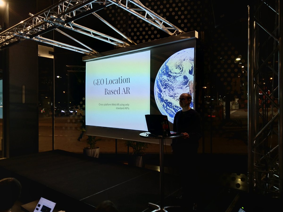 randomnoise_org's tweet photo. I had a fantastic time yesterday at the @viennajs MeetUp. Big thanks to the organizers and to all of you who came! https://t.co/LrjYVcb0x1