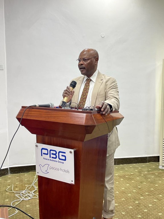 UNSomalia's tweet photo. At @MOFASomalia's launch of #Somalia's verification process to join the East African Community, @UN's @adam_abdelmoula expressed strong support for Somalia’s application, noting its benefits such as more movement of goods, services and people, and greater intra-regional trade. https://t.co/8rXOtWx5VN