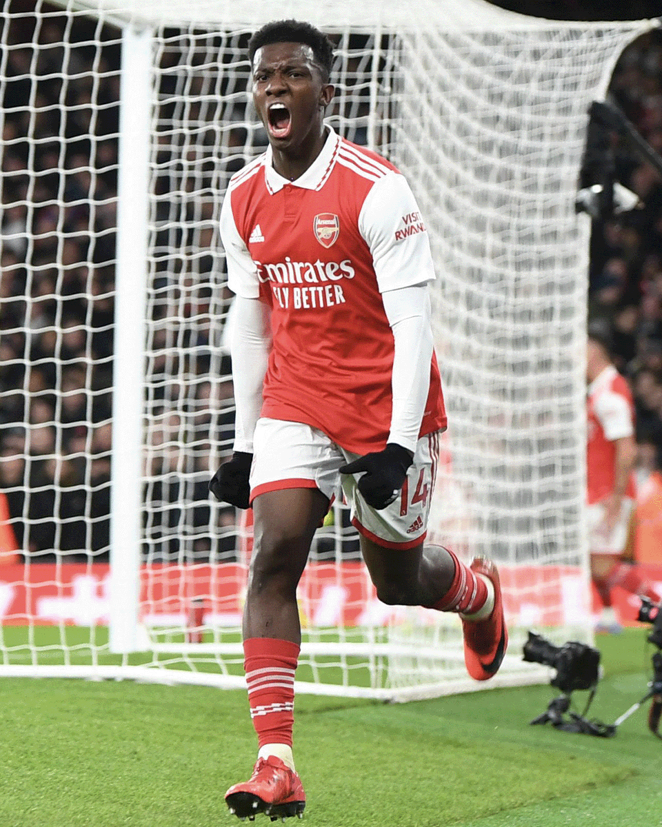 OfficialFPL's tweet photo. 💰 #FPL PRICE RISERS 💰

Nketiah - £6.7m 🔴
March - £5.2m 🔵⚪️
Thiago Silva - £5.5m 🔵
Fernandes - £9.9m 👹
Rashford £7.2m 👹 https://t.co/9r1vD254FX