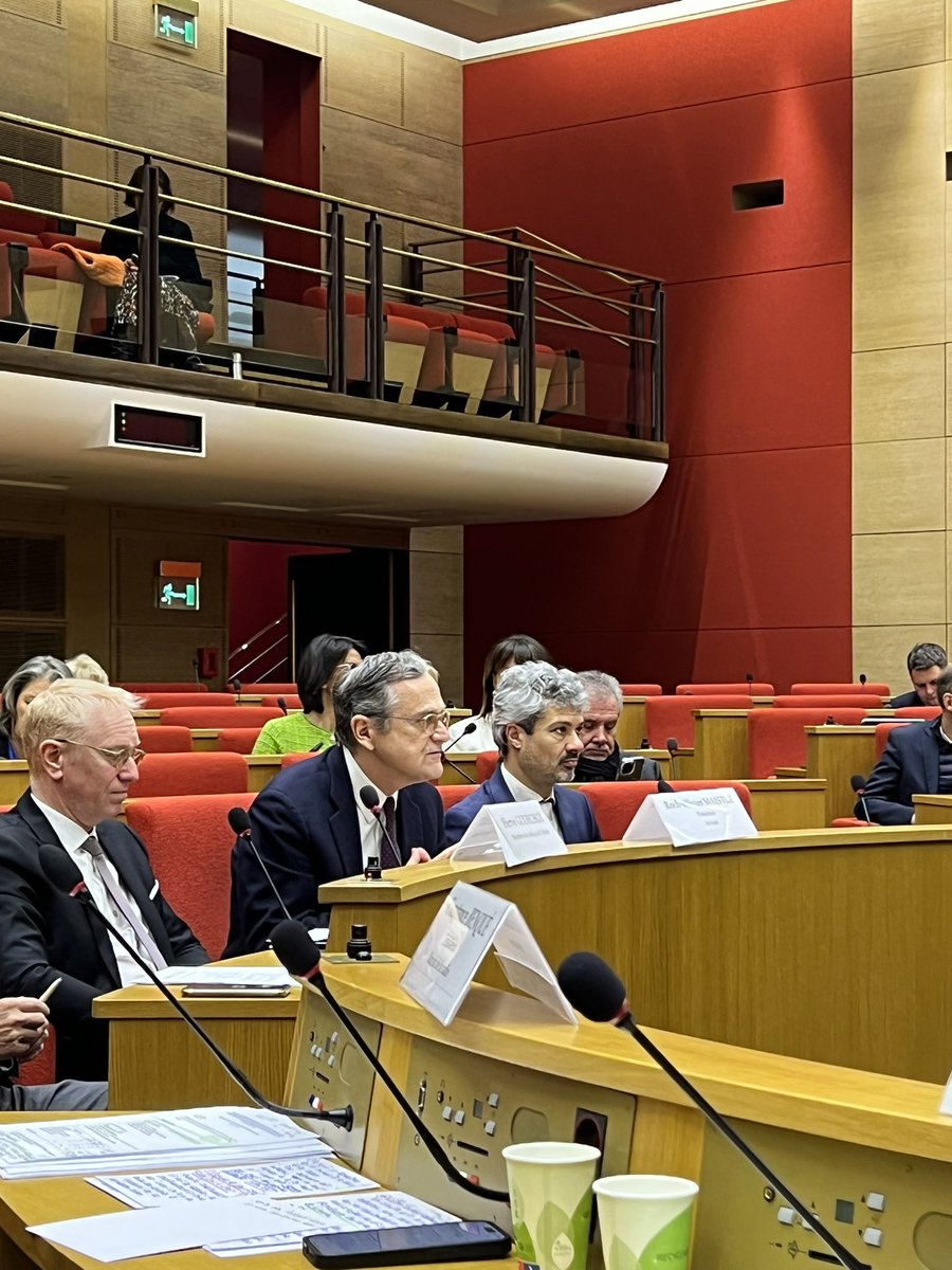 Sirti_radio's tweet photo. .@romaistre débute la table-ronde par un rappel des atouts du DAB+, une présentation des objectifs de déploiement dans les mois à venir et un appel à une plus forte communication autour de cette technologie soulignant le lancement d’une association nationale. https://t.co/EbrAApmjWV