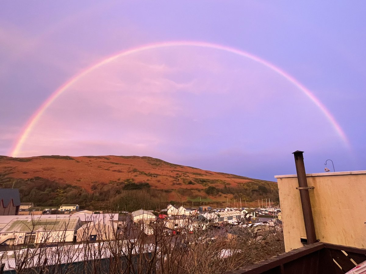 What a start to the day 🌈

#sunrise #rainbow #startthedayright