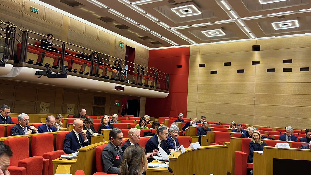 Sirti_radio's tweet photo. .@romaistre propose la rédaction d’un livre blanc de la radio, qui pourrait être utile alors que l’on est à un moment de bascule pour le média notamment sur les enjeux de financement de la radio, de mesure de l’audience. https://t.co/70wWgSLI3y