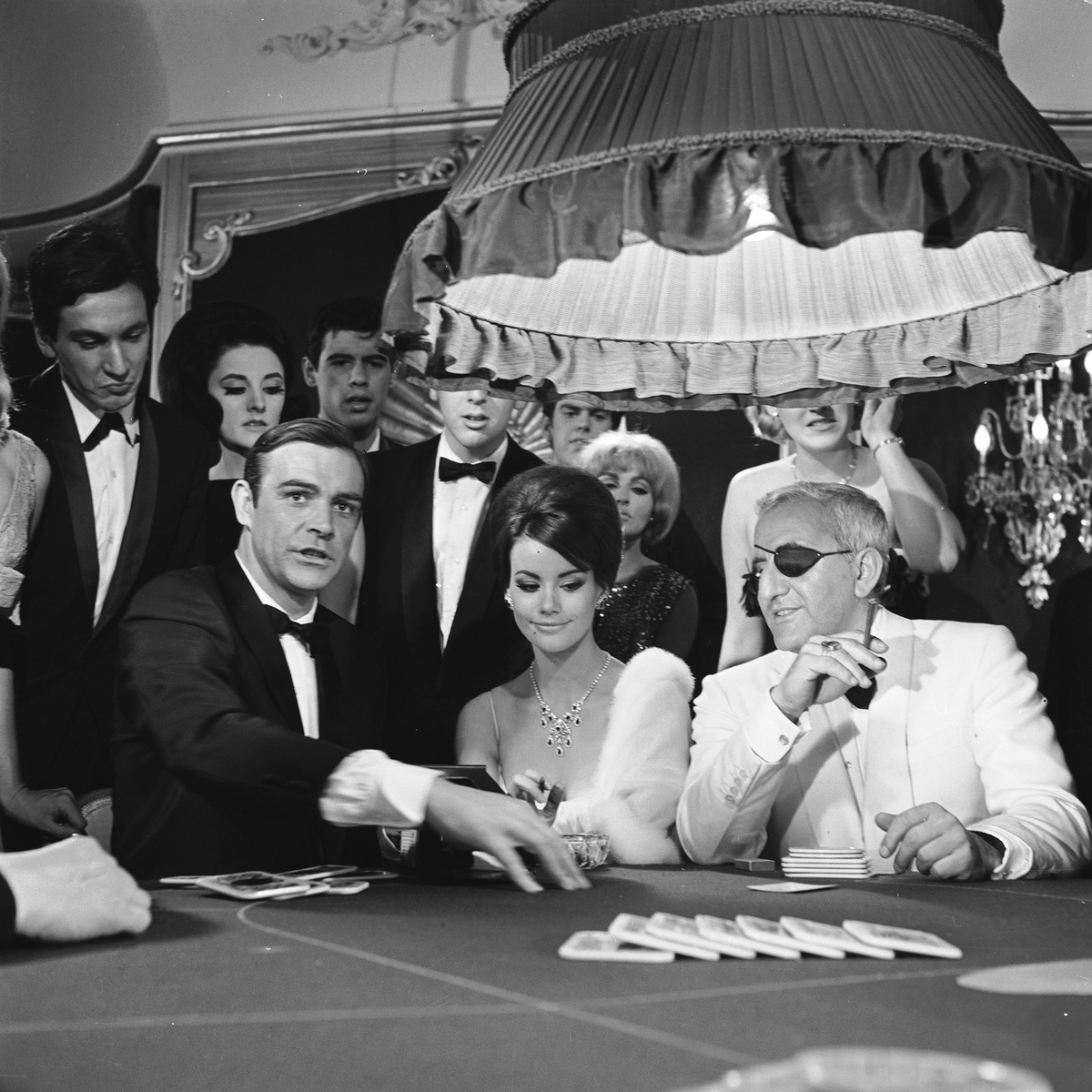 007's tweet photo. Celebrate Burns Night with a toast to one of Scotland’s most loved actors – Sir Sean Connery. https://t.co/IqHwdDZAf9