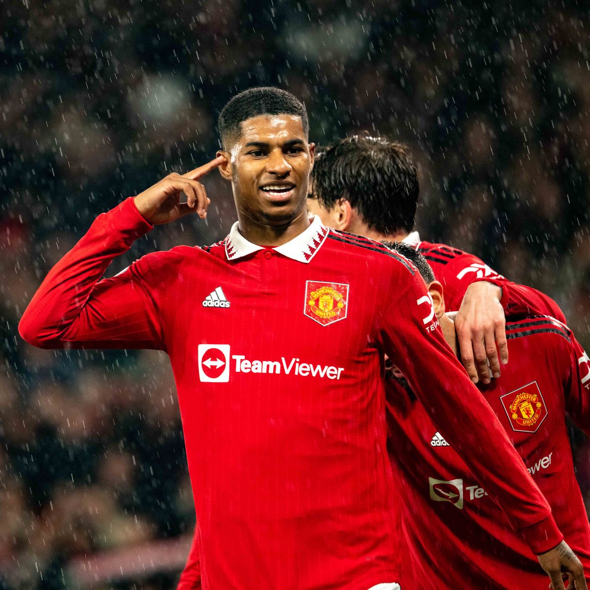 SurpriseShirts's tweet photo. If Manchester United beat Nottingham Forest tonight, we'll giveaway a https://t.co/4LKMjqa2zH Mystery Box! 🔴⚽️

♻️ Retweet
✅ Follow us

That's all you need to do ⚽️ #NFOMUN #MUFC https://t.co/t3aS0fmBOs