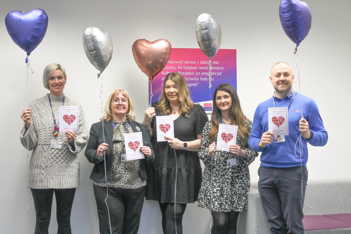 SwanseaBJBF's tweet photo. ❤️ Llongyfarchiadau i Dave, Nicola, Louise, Sian a Rhian ar ennill gwobrau Santes Dwynwen @GowerCollegeSwa sy’n cydnabod ei ymrwymiad i gynnal ysbryd cymunedol tîm #GSGD!

Da iawn pawb! 💗

#DyddSantesDwynwen https://t.co/KhOgVzB5LU