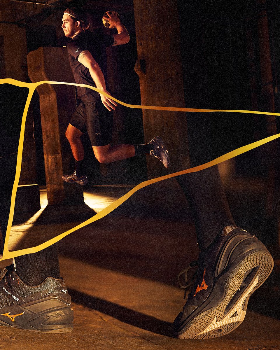 MizunoHandball's tweet photo. Sport is an art🤾 With the Kintsugi pack, we've decided to showcase Japanese art onto our most iconic handball models🏺
#WaveStealthNeo #KintsugiPack #MizunoHandball #ReachBeyond https://t.co/0SX6Twwb8V