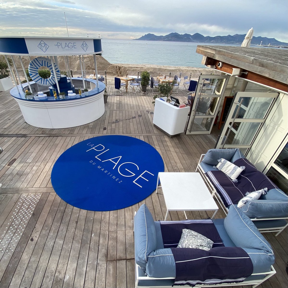 Pause en bleu 
⁦<a href="/martinezhotel/">Hôtel Martinez</a>⁩ 
#Cannes