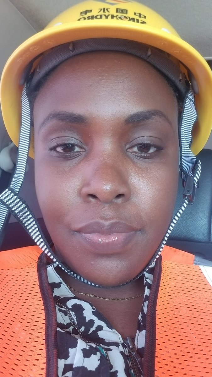 lindahoguttu's tweet image. Hapa ndio mahali maisha imenifikisha.....mjengo pap. Tumeni pesa ya lunch bas.