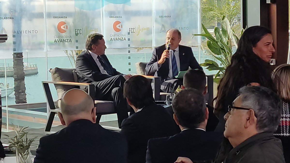RFerCa's tweet photo. Comienza  el debate con @angelsimon_ @Agbar @Veolia_Es en #CartagenaDebate https://t.co/TbShrqu6rG