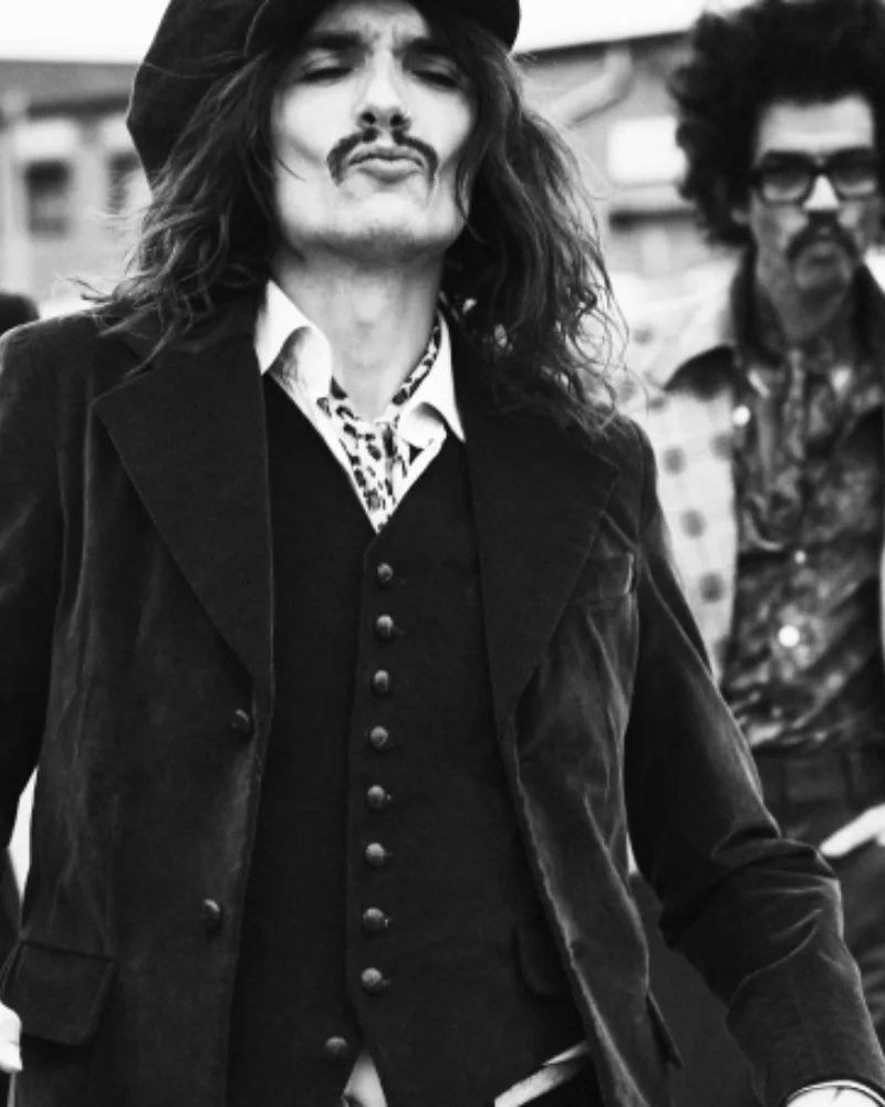 guia78's tweet image. My daughter is a lil darkling and she drew all the members of @thedarkness 

@JustinHawkins
Inspired by @simon_emmett original pic 

#thedarkness #justinhawkins #leadsinger #leadguitar #blackandwhite #blackandwhitedrawing #pencildrawing #pencilart #10yoartist  @TDKJusettes