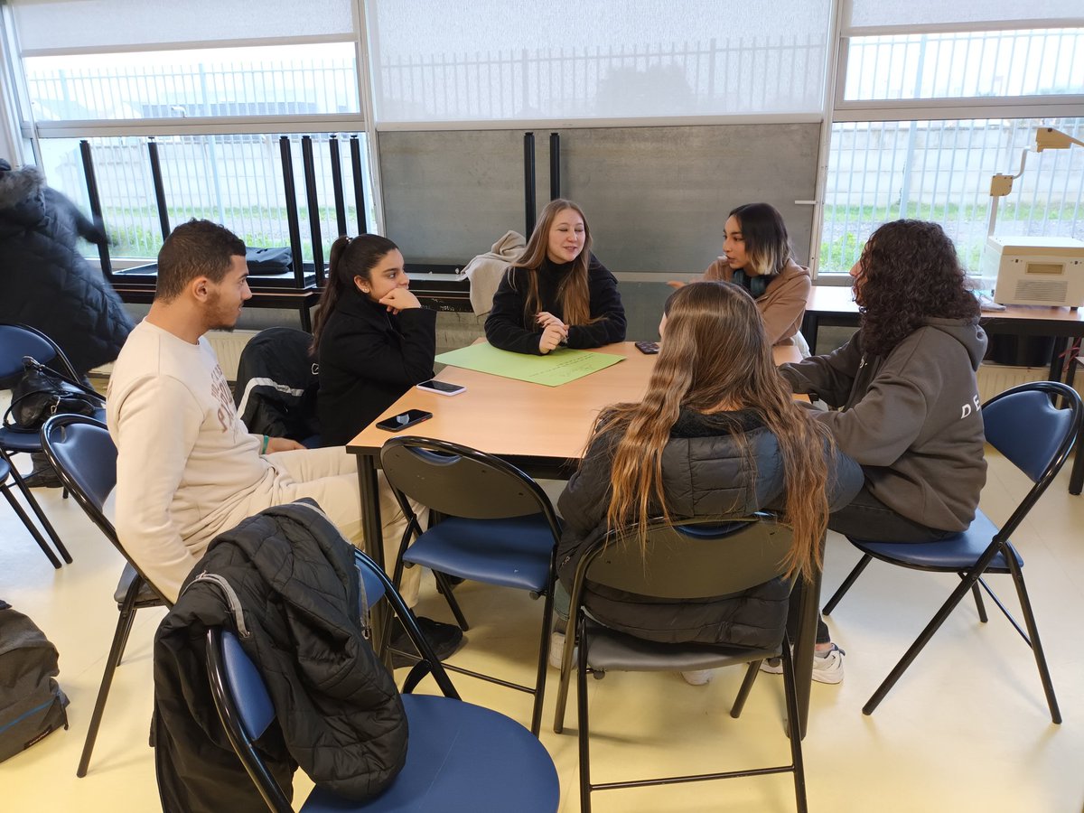 FranckGOUSSET's tweet photo. Aujourd'hui, 2ème des 3 réunions inter-CVL du département de l'Essonne au Lycée André-Marie Ampère de Morsang-sur-Orge.
#davlc
#engagement
#cvl
#cavl https://t.co/JHTXAb0n1E