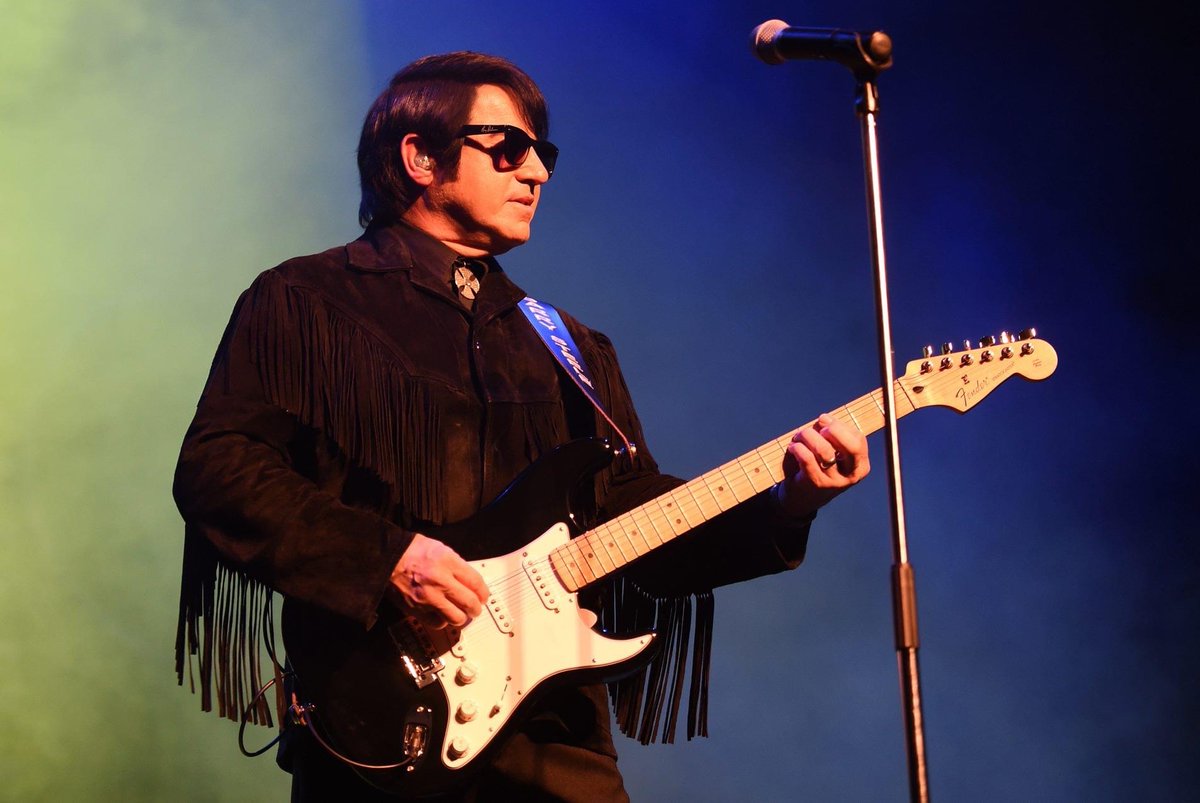 barrysteele's tweet photo. Coming up folks - ONE MONTH TO GO! πΈ
@TAssemblyRooms 14 & 15 April
If you are only going to one show this year make sure its this one!
To Experience The Difference - Book now to see the real deal
Barry Steele #barrysteele #royorbison #travelingwilburys https://t.co/d03vzFaG4O