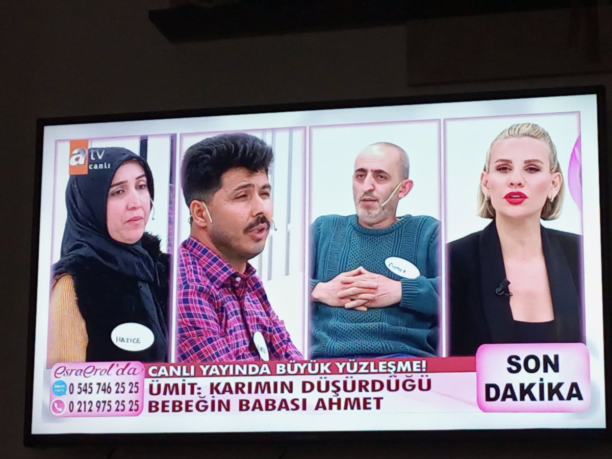 VeliAknc13's tweet photo. İş dönüşü eve geliyorsun, yemeğini yiyor, duşunu alıyorsun, şöyle bir de dinleneyim derken TV yi açıyorsun, karşılaştığın manzara bu! 
#ibretlik
#yeterartık 
#rtük
#Türkiye
#ahlaksızlık https://t.co/wgiYULUo4j