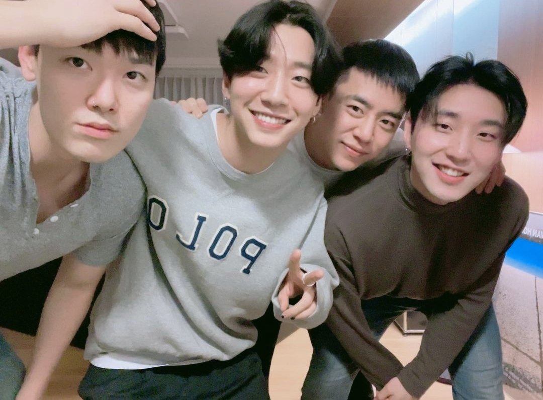 151115leader's tweet photo. dear B.A.P, thank you for accompanying my youth 💚

#11YearsWithBAP
#베이비는_11주년동안_늘_비에이피편 https://t.co/Uq83yrW1I6