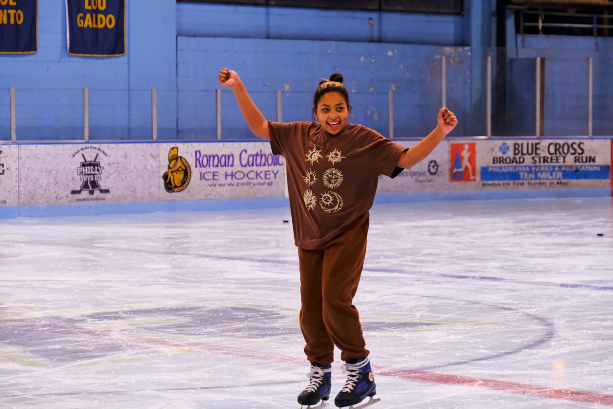 PhilaParkandRec's tweet photo. We're still offering public skate and FREE skating lessons at City ice rinks! ⛸️ Check out some of the recent fun that adults and kids had at Rizzo Rink below.

Learn more about our 5 rinks here: https://t.co/nK8yu96zB9 https://t.co/g8In0VzXHS
