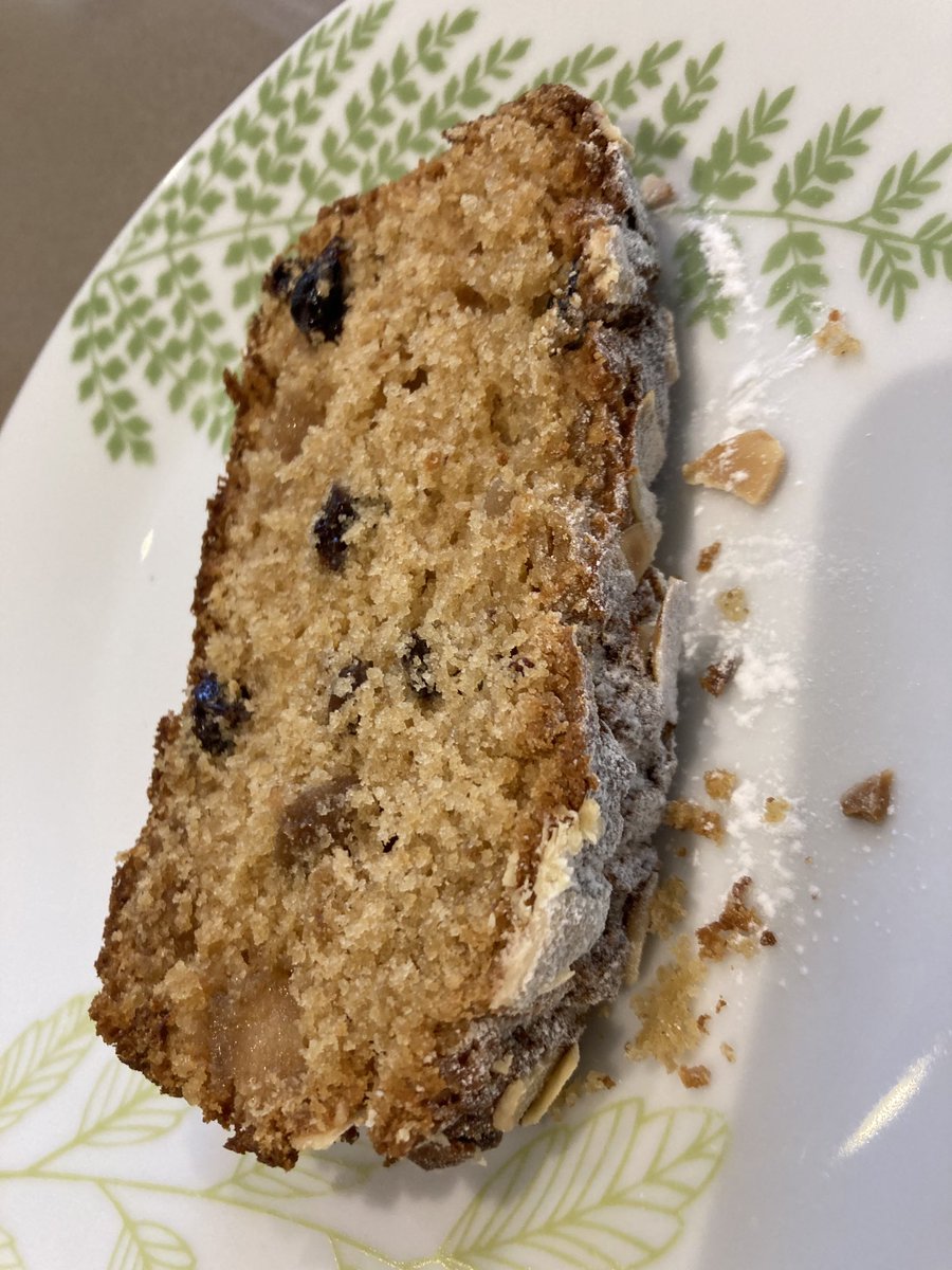 LouBcakes's tweet image. Using up a few #festive #leftovers today! This is #mincemeat &amp;amp; #marzipan loaf #cake Really tasty!
