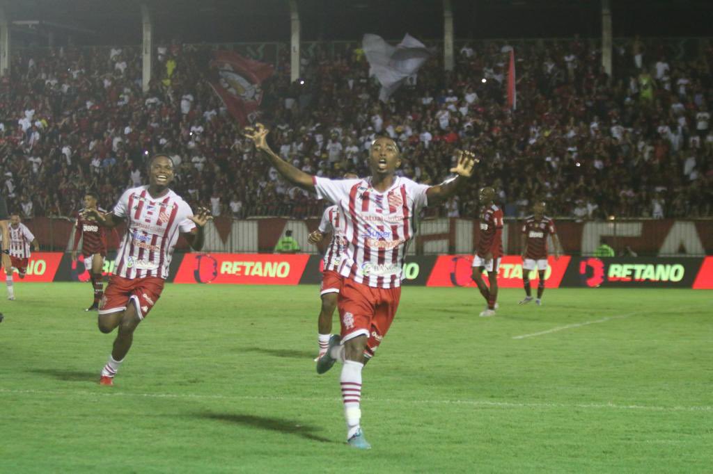 Natin002's tweet photo. Então na partida de ontem saiu o tão sonhado 1º gol como profissional, só Deus sabe o quento eu e meus pais lutamos para esse momento, será um dia que ficará marcado em minha vida, agradeço ao @Banguoficial e a @rp4, dedico esse momento a todos que de alguma forma me ajudou🙏🏿🙏🏿 https://t.co/0vLJIjKnEF