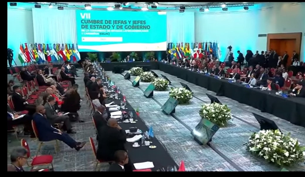 Vice Pta. Cra. Rosario Murillo, informó, delegación de Nicaragua encabezada por el Canciller de la República Denis Moncada Colindres, participa en la VII Cumbre de Jefes de Estado de la (CELAC), que reúne a 33 países del continente americano.
#AClasesVidayEsperanza 
#Nicaragua