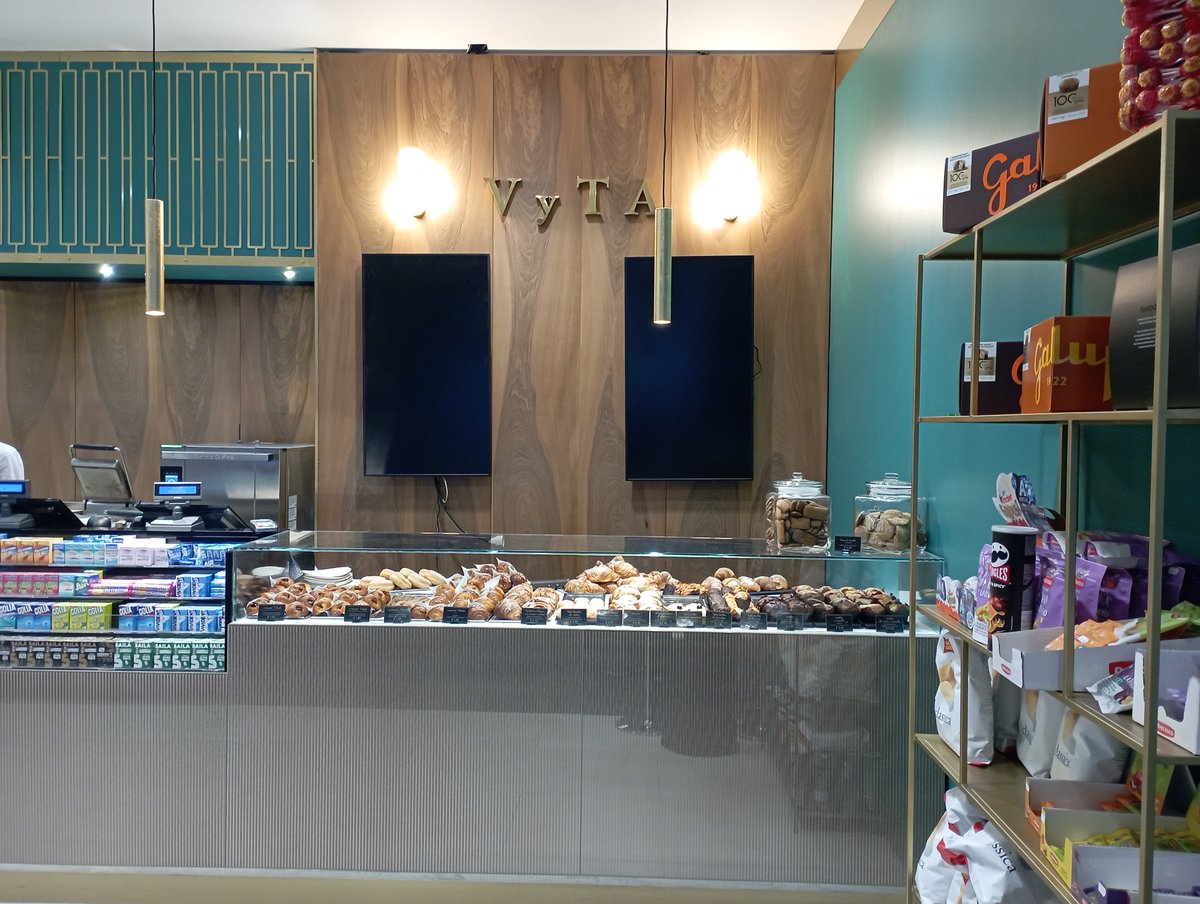 BlueRedGroup tweet media